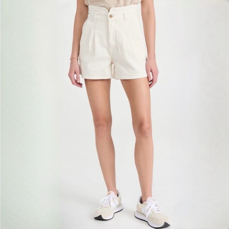 Faherty Rikki Short In White Perfect Your Casual-Cool Vibe In These Expertly Tailored Paperbag Waistband Shorts. Every Detail - From The Pieced Detailing On The Patch Pockets To The Faded Wash - Makes These The Ultimate Going Out Shorts. Front Waist Pleats. Tulip Waistband Extension. Back Patch Pockets With Applique Piecing. Size L New With Partial Tag From Nordstrom Last Chance As Shown Going Out Shorts, China Fashion, Stretch Fabric, Going Out, Casual Shorts, Short Dresses, Split, Relaxed Fit, Nordstrom