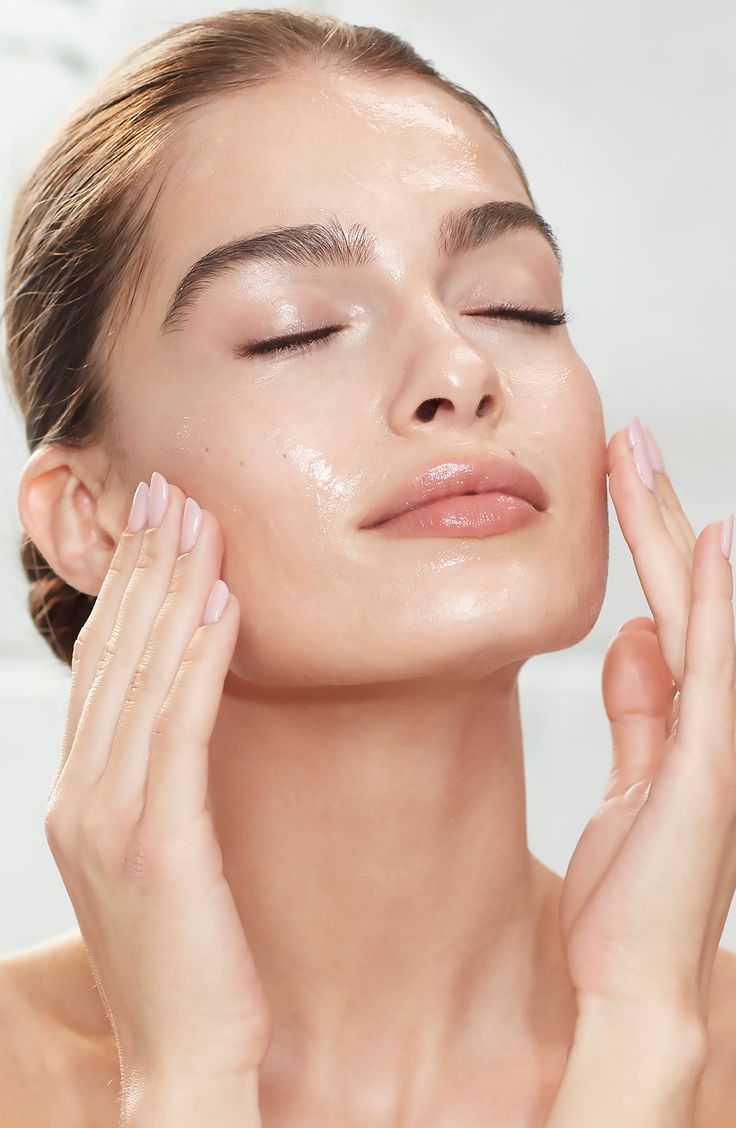 What it is: A facial exfoliant with a resurfacing AHA, BHA and PHA acid blend plus hydrating polyglutamic acid to reveal radiant, glowing, youthful skin.What it does: The three hydroxy acids provide a multilayered resurfacing effect on your skin, while polyglutamic acid and hyaluronic acid infuse skin with hydration. Together, these create an elixir like no other, removing dead skin cells, unclogging pores and minimizing the appearance of wrinkles, uneven skin texture and hyperpigmentation. This Food For Glowing Skin, Fixing Spray, Natural Face Skin Care, Uneven Skin Texture, Exfoliating Mask, Clear Skin Tips, Perfect Skin Care Routine, Glow Skin, Facial Exfoliator