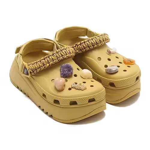 Crocs x Aries Classic Hiker Xscape Clog 'Desert Grass' 208683-76A Earthy Sneakers, Streetwear Crocs, Croc Aesthetic, Croc Jibbitz Ideas, Women Crocs, Red Crocs, Styling Crocs, Crocs Fashion, Black Slip On Shoes