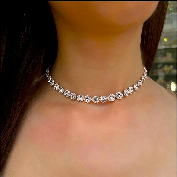 Beautiful Swarovski Choker Made Of Sterling Rose Gold... You Can Wear It As Long As You Want As It Does Not Lose Its Color Layered White Gold Necklaces, Jewelry Elegant Classy, Swarovski Necklace Aesthetic, Swarovski Necklace Crystal, Swarovski Jewelry Aesthetic, Saworski Crystal Jewelry, Swarovski Tennis Necklace, Swarovski Angelic Necklace Outfit, Swarovski Necklace Gold