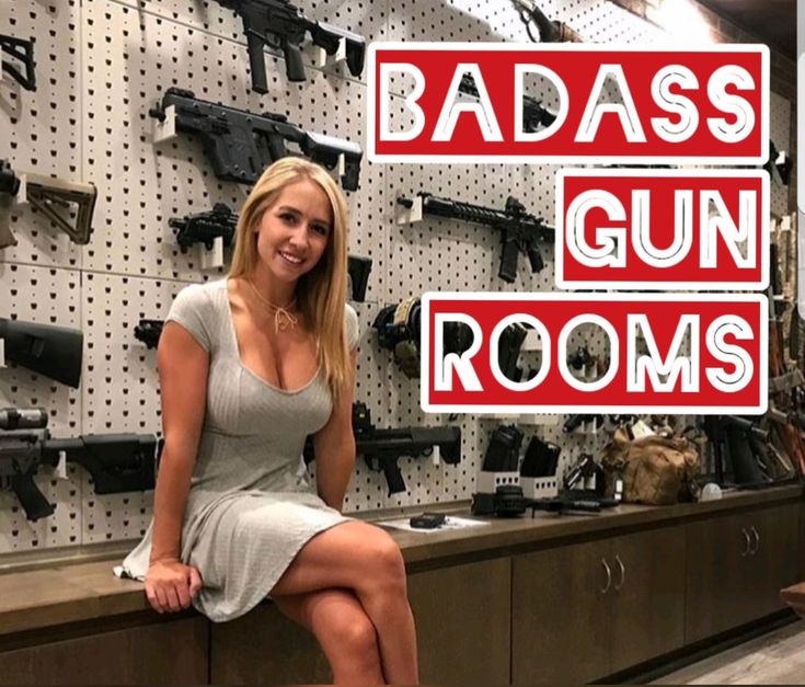 Awesome gun rooms that will get your tactical juices flowing and inspire you to build your own gun room or gun vault. If you have a large gun collection, it's time to store and display those guns in a cool new way. Tactical Room Ideas, Tactical Gear Room, Safe Room Ideas, Gear Room Ideas, Bunker Ideas, Vault Room, Cool Tactical Gear, Reloading Room, Gear Room