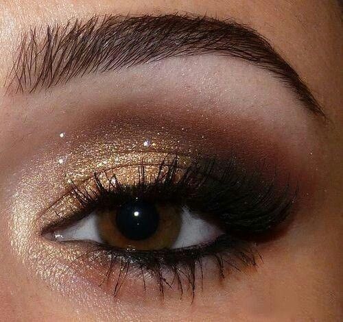 Revolution Foundation, Golden Smokey Eye, Make Up Gold, Gold Smokey Eye, Gold Eyeshadow, Gold Eyes, Makeup Organizer, Her Eyes, Eye Make