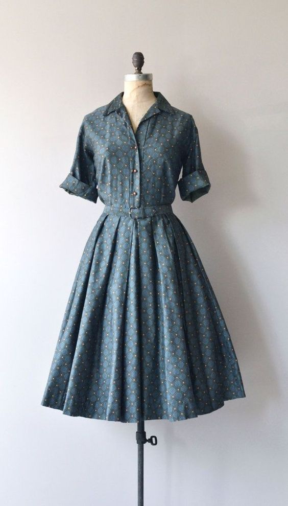 I like this style of dress. 1950s Skirt, Robes Vintage, 50's Style, Shirtwaist Dress, Vintage 1950s Dresses, Skirt Maxi, Vestidos Vintage, 1950s Dress, 50s Fashion