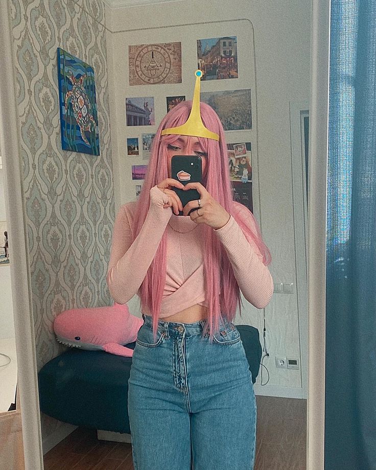 Princess Buble Gum Cosplay, Cosplay Easy Ideas, Bubblegum And Marceline Costume, Closet Cosplay Ideas, Easy Cosplay Ideas Women, Cosplay Facil, Princess Bubblegum Outfits, Princess Bubblegum Costume, Female Anime Cosplay Ideas