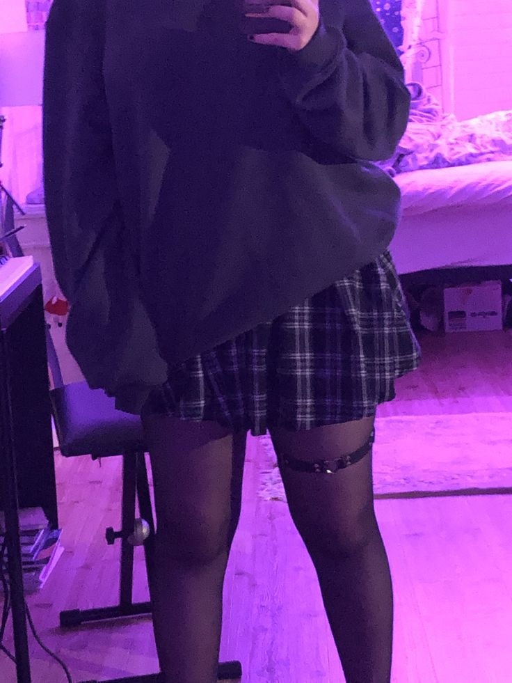 Grungy Girly Outfit, Simple Goth Outfit, Femboy Outfits Ideas Male, Alt Style Outfit, Fem Boy Outfits, Cute Grunge, Dark Outfits, Purple Outfits, Swaggy Outfits