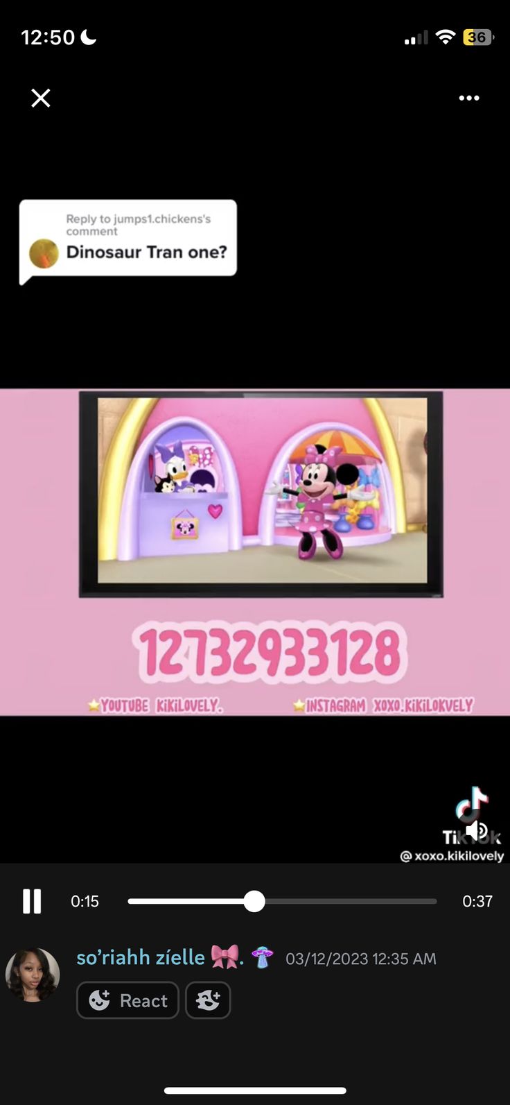 the screen is showing an image of minnie mouse and mickey mouse on it's phone