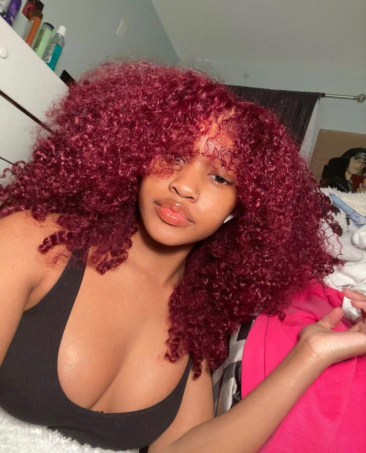 Magenta Hair, Dyed Curly Hair, Girl Hair Colors, Red Hair Inspo, Red Curly Hair, Dyed Hair Inspiration, Dyed Natural Hair, Beautiful Curly Hair, Hairdos For Curly Hair