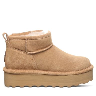 Retro Shorty Iced Coffee Solid Bearpaw Boots Outfit, Ugg Boots Aesthetic, Shoes Uggs, Tasman Slippers, Preppy Shoes, Ugg Tasman, School Dress, Shoe Inspo, Birthday List