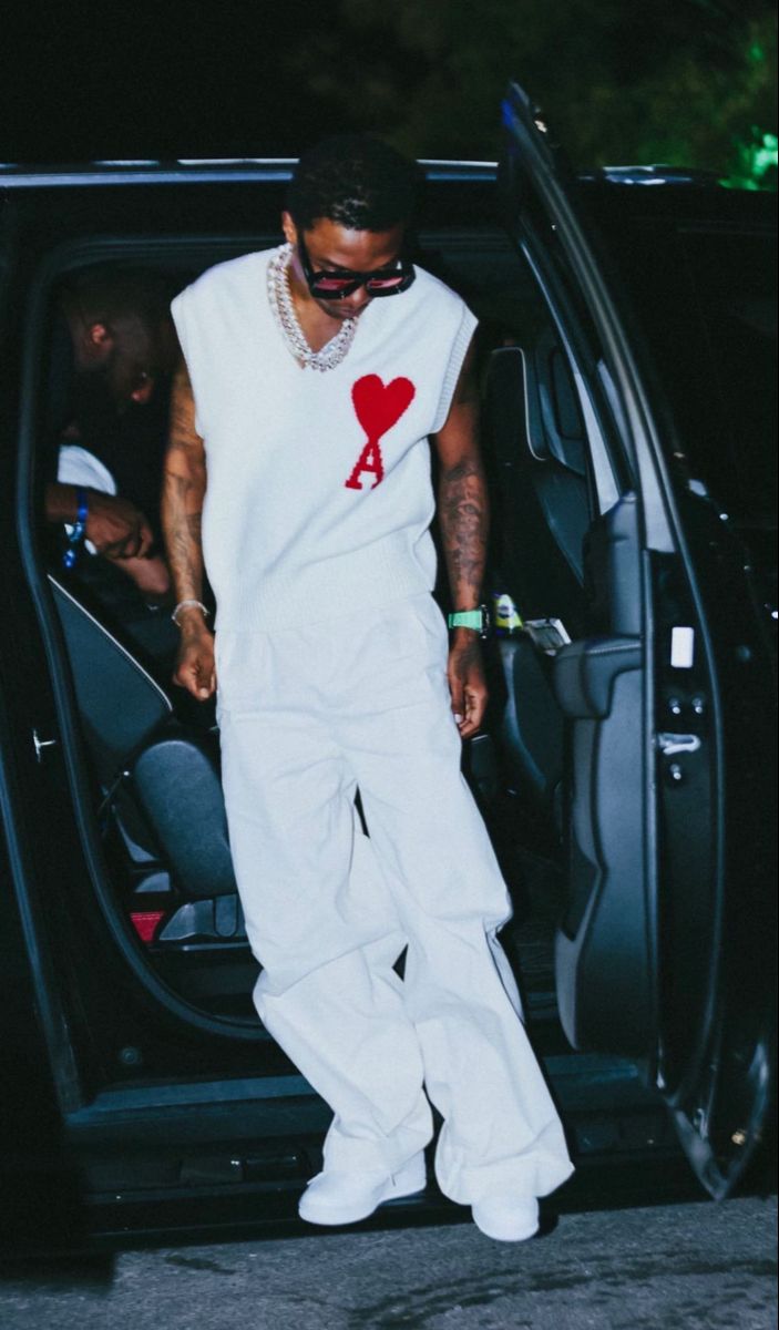 Mens Astetic, Wizkid Style, Wizkid Outfits, Ariat Mens Outfits, All White Outfit Men, Men Club Outfit Night, فنسنت فان جوخ, Loafers Men Outfit, Rapper Outfits