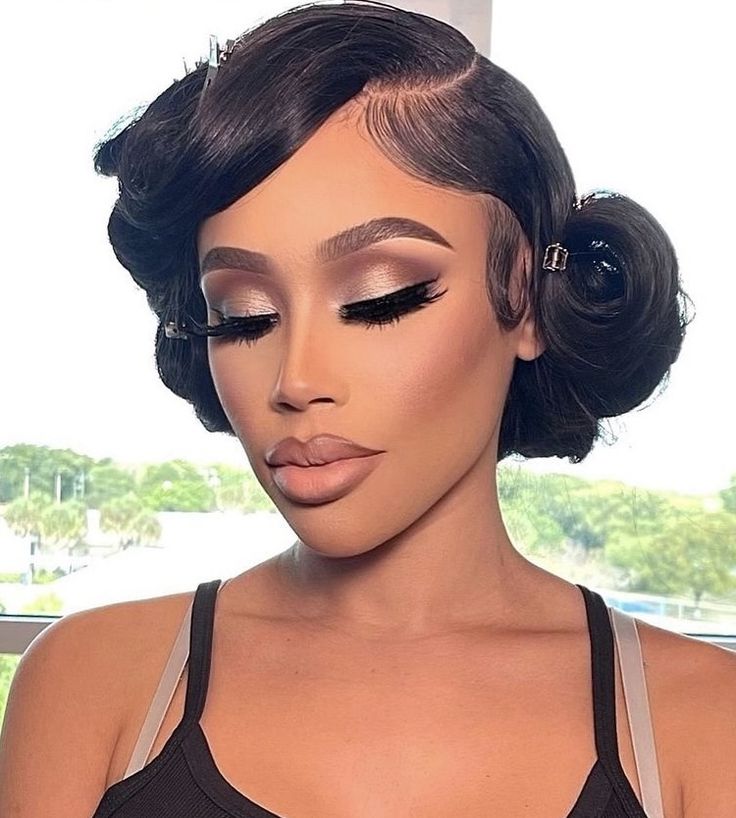 Bronze Dress Makeup, Full Glam Bride Makeup, Mom Of Bride Makeup, Soft Glam Gold Makeup, Genz Makeup, Glam Bride Makeup Brown Eyes, Soft Glitter Eye Makeup, Old Hollywood Makeup Look, Brown Glam Makeup