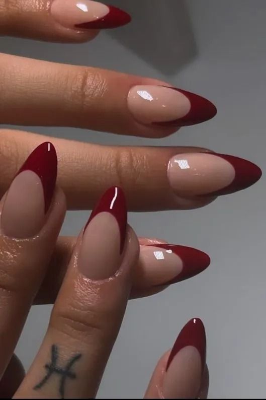 Check out these beautiful burgundy nail designs to try out this year... Burgundy Acrylic Nails, Burgundy Nail Designs, Deep Red Nails, Kutek Disney, Wine Nails, November Nails, Nagel Tips, Smink Inspiration, Classy Acrylic Nails