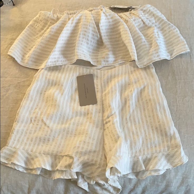 Beige And White Striped Zara Set Nwt Top- Medium Shorts- Small Will Sell Separately! Make An Offer Tweed Romper, Peplum Jumpsuits, Zara Set, Striped Set, Flowy Jumpsuit, Skort Dress, White Skort, Floral Print Jumpsuit, White Peplum