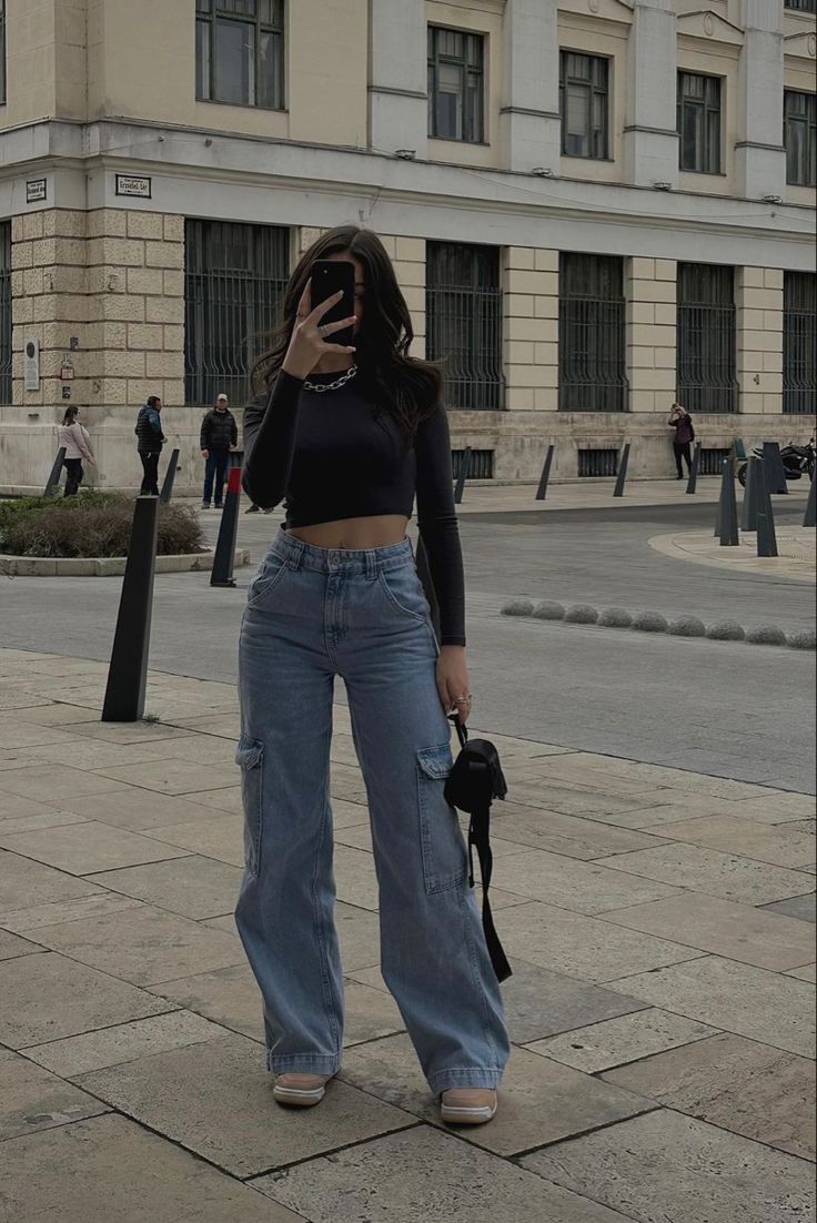 Sexy Outfit inspo College Outfit Ideas Casual, Ideas De Outfits Juveniles, Cargo Outfits Women, Wide Leg Outfit, Wide Leg Jeans Outfit, Outfit Elegantes, Legs Outfit, Outfits Con Jeans, Look Jean