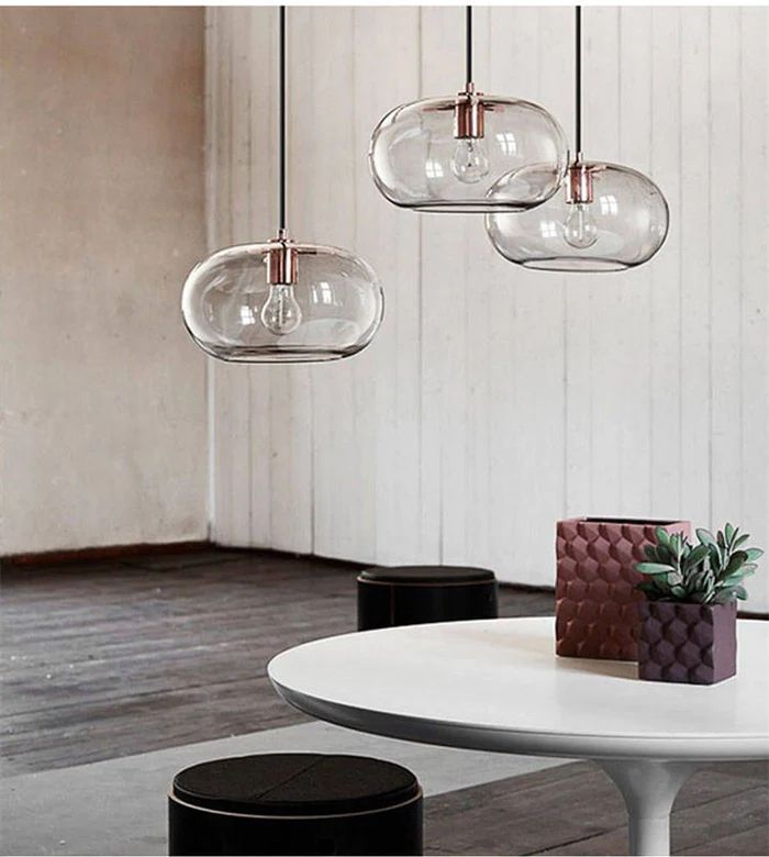 https://gufeteura.co.il/products/גוף-תליה-מעוצב-דגם-סאן Pottery Barn Lamps, Frandsen Lighting, Copper Pendant Lamp, Nyc Interior Design, Berlin Design, Affordable Interior Design, Modern Restaurant, Nordic Modern, Fitted Furniture