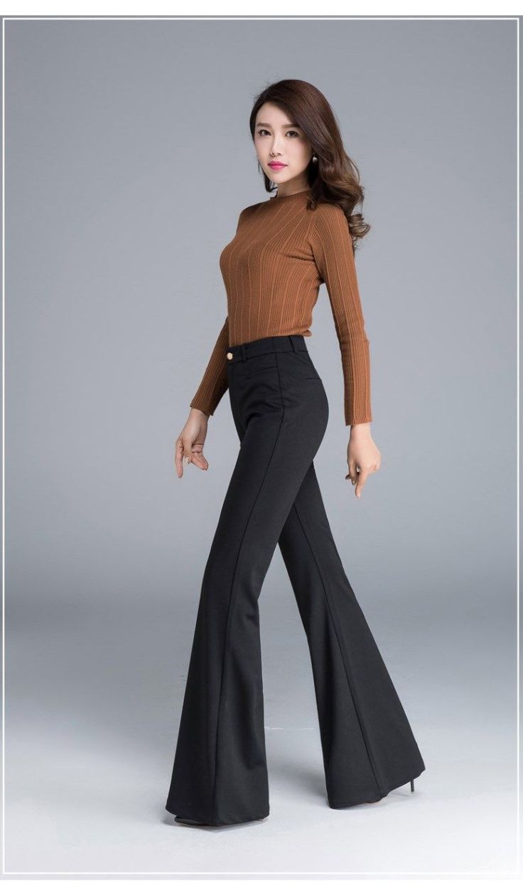 Black Bell Bottoms Outfit, Aesthetic Dresses Formal, Bell Bottoms Outfit, Pretty Dresses Casual, Outfits Con Jeans, Flared Skirts, 70s Inspired Fashion, Casual College Outfits, Everyday Fashion Outfits