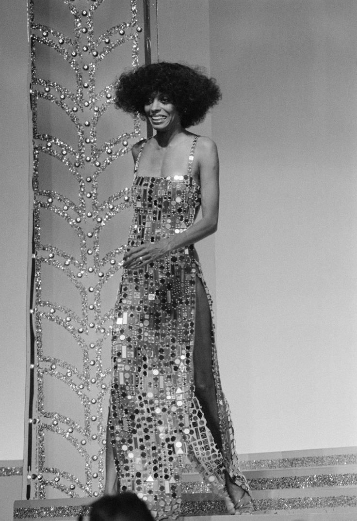 Diana Ross | As we prepare to transition our wardrobes for fall '16, we're taking cues from the latest trends and our tried and true style divas. In true throwback Thursday fashion, we're turning to Diana Ross for outfits that stand the test of time. From fabulous off-the shoulder moments to show-stopping sequins, these are the looks we'd wear now. Moda Disco, Essence Festival, New Retro Wave, Florence Welch, Vintage Black Glamour, 70s Disco, Studio 54, Bohemian Maxi Dress, Ranveer Singh