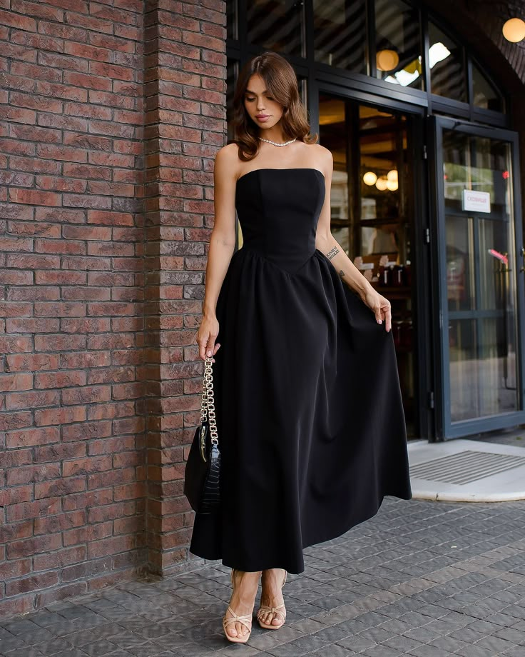 Fabric: Crepe Cotton 75%, Polyester 20%, Elastane 5% Strapless dress Corseted top Zipper lock at the back Midi length Dress length: 114 cm/ 44.88 in Black Strapless Midi Dress, Midi Prom Dress, Black Dresses Classy, Sisters Wedding, Midi Sundress, Black Dress Outfits, Black Strapless Dress, Strapless Midi Dress, Fancy Party