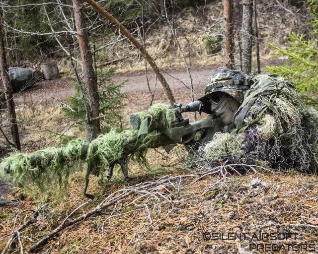 Ghillie suit Private Military Company, Ghillie Suit, Ruined City, Russian Tanks, Spec Ops, United States Presidents, Russia Ukraine, National Guard, Prime Minister