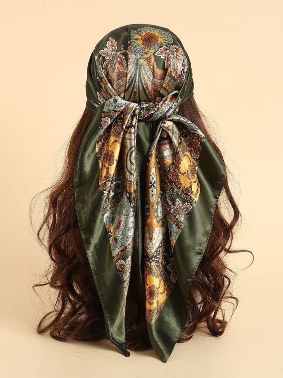 Hijab Vintage, Silk Scarf Hair, Hair Scarf Styles, Head Scarf Styles, Looks Party, Bandana Hairstyles, Silk Hair, Scarf Headband, Lightweight Scarf