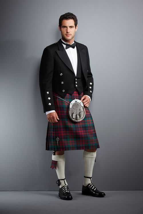 Kilt Irish Kilt, Scotland Kilt, Scottish Dress, Celtic Clothing, Scottish Clothing, Irish Tartan, Tartan Clothing, Scottish Man, Kilt Outfits