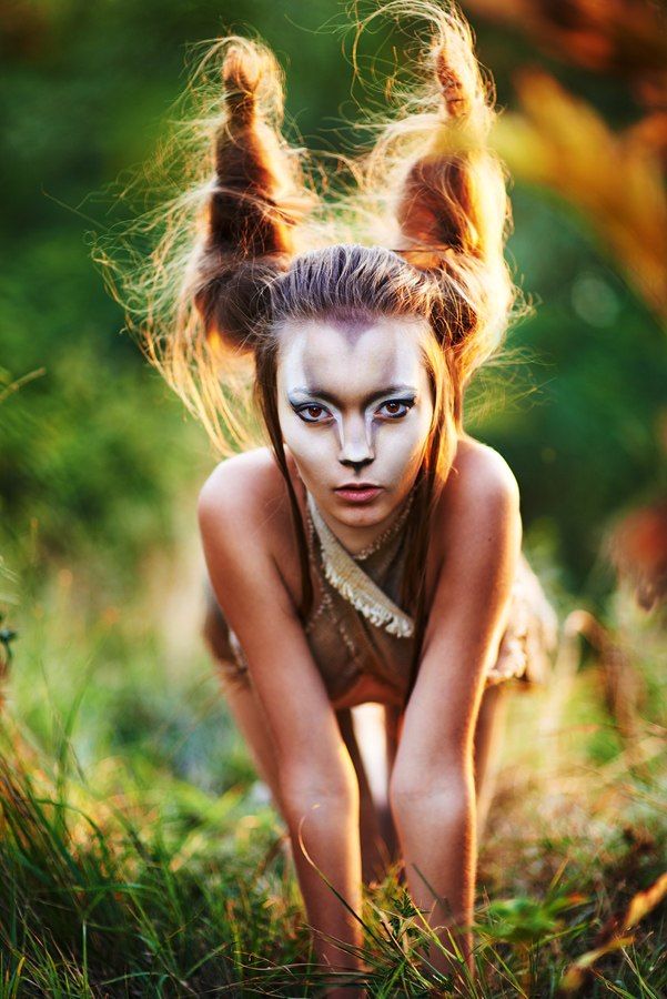 Gazelle costuming with hair horns and epic makeup Animal Halloween Makeup, Hair Horn, Fantasy Make-up, Animal Makeup, Halloween Makeup Ideas, Theatrical Makeup, Fantasy Hair, Special Effects Makeup, Fx Makeup