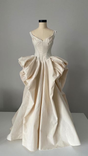 Draping Dress Ideas, Draping On Mannequin, Gown Draping, Draping Fashion Design, Draping Dress, Fashion Draping, Draped Gown, Charles James, Dress Form Mannequin