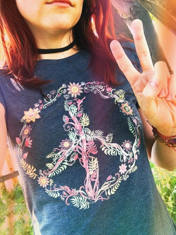 Come check out our super cute hippie shop! We have an awesome collection of hippie clothes, jewelry, accessories, tapestries, and much much more. Sunny Flowers, Hippie Shop, Clothes Jewelry, Hippie Clothes, Hippie Outfits, Peace Sign, Hippie Style, Love Flowers, Peace Love