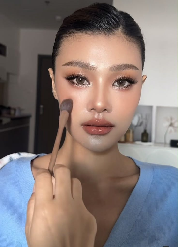 Elegant Makeup Asian, Party Makeup Asian, Asian Makeup Smokey Eye, Eye Makeup Bridesmaid, Make Up Ideas For Asian Eyes, Philippine Makeup Look, Asian Graduation Makeup, Asian Hooded Eyes Makeup, Makeup On Asian Faces