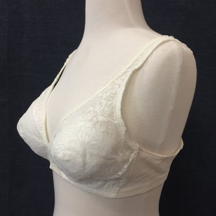 Vintage 1960s / 70s Playtex Bra Style 630 38b New Old Stock...Unworn. Lace Cups, Unlined Cups (No Padding), Hook And Eye Closure, No Underwire. White And Cream (#101) 70s Lingerie, Playtex Bras, Vintage Bra, Bullet Bra, Lingerie Inspiration, Bra Style, Bridal Lingerie, Luxury Lingerie, Vintage Lingerie