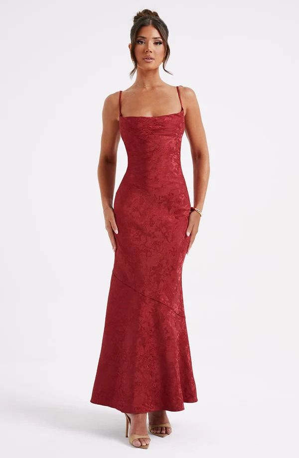 Fancy Dresses Red, Classy Prom Dresses Vintage, L Prom Dress, Val Dresses, Red Grad Dress, Valedictory Dress, Wedding Guest Dress Red, Red Dinner Dress, Maroon Formal Dress