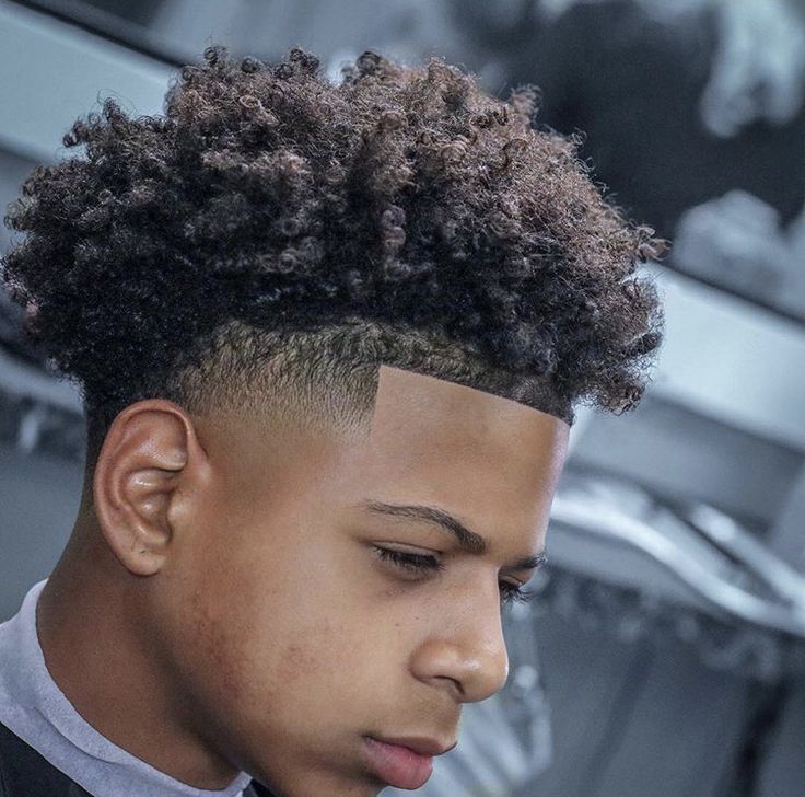 Haircuts For Black Men, Temp Fade Haircut, Taper Fade Curly Hair, Black Boys Haircuts, Male Haircuts Curly, Drop Fade Haircut, Black Hair Cuts, Curly Hair Fade, Mens Facial Hair Styles