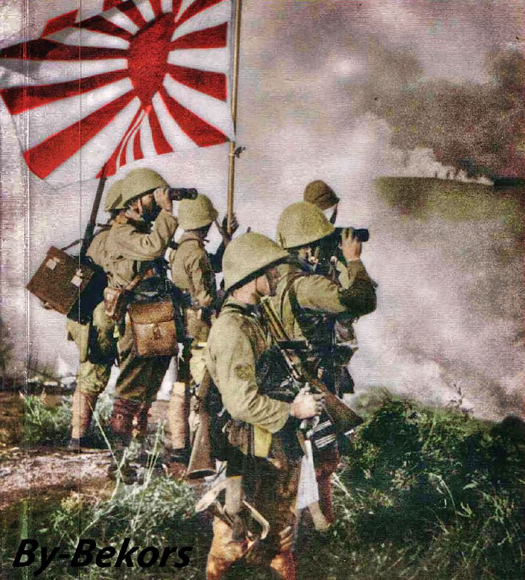 WWII-Japanese-Warrior-Soldiers-and-Rising-Sun-Flag Rising Sun Flag, Perang Dunia Ii, Wwii Uniforms, Japanese Flag, Ww2 History, Japanese History, Japanese Warrior, Military Pictures, Military History