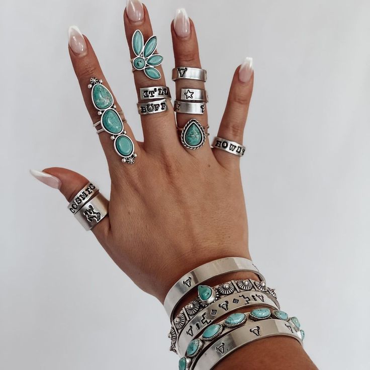 Tourquise Jewelry Outfits, Luxury Western Blue Turquoise Ring, Western Style Untreated Turquoise Ring, Western Style Turquoise Gemstone Jewelry, Turquoise Western Style Summer Jewelry, Western Turquoise Jewelry, Western Tourqiuse Jewelry, Turquoise Jewelry Gold, Turquoise Jewelry Western