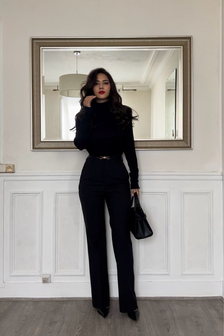 Pharmaceutical Sales Rep Outfit, Funeral Outfit For Women Winter Classy, Winter Interview Outfit, Office Christmas Party Outfit, Elegantes Party Outfit, Classy Black Outfits, Black Work Outfit, All Black Outfits For Women, Stile Hijab