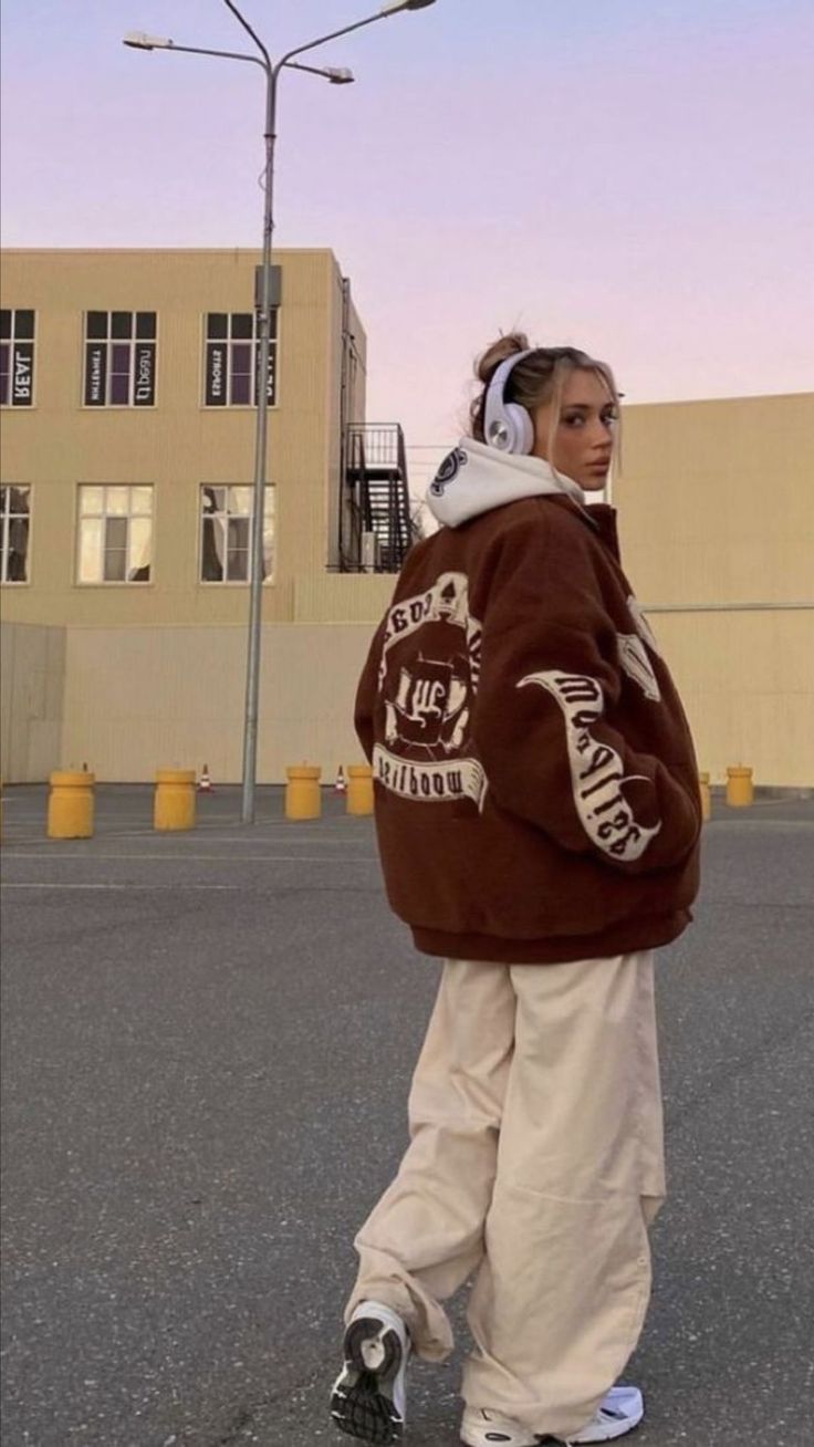 Pakaian Hipster, Tomboy Femme, Baggy Outfit Ideas, Boyish Outfits, Streetwear Inspo, Mode Zara, Tomboy Outfits, Tomboy Style Outfits, Hip Hop Outfits