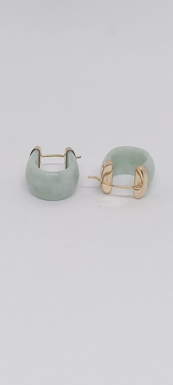 GREEN Jade Hoop 14k Yellow Gold Earrings / Natural Color Grade A Green Jade Hoop Earrings / Jade Hoop Earrings 14K yellow Gold. Natural Color Jade LOVER. Vitage Jade Earring. Product Info: -Earring Dimensions: 18mm x 15mm -Metal: 14k -Stone: Natural color Grade A Green Jade. -Colors: Natural Green. -Finish: Yellow gold. -Nice Gift box is included. Color Jade, Jade Crystal, Yellow Gold Earrings, Jade Earrings, Crystal Stud Earrings, Jade Stone, Yellow Gold Earring, Color Grading, Green Jade