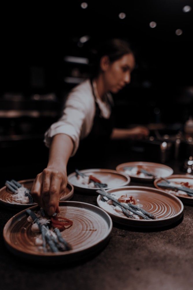 Ramen Food Photography, Dark Restaurant Photography, Culinary Arts Aesthetic, Culinary Student Aesthetic, Female Chef Aesthetic, Private Chef Aesthetic, Chef Aesthetic, Dark Restaurant, Food Photography Tutorial