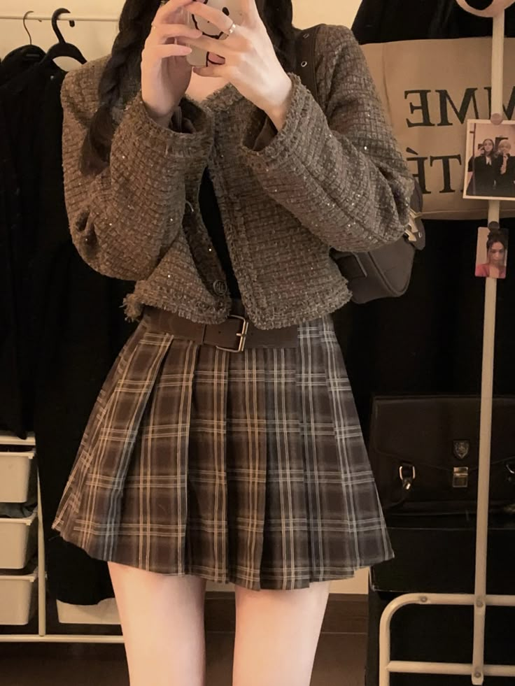 Dark Academia Plaid Pleated Mini Skirt available in brown and gray. Size S Waist 66cm Length 35cm Size M Waist 70cm Length 36cm Size L Waist 74cm Length 37cm Short Plaid Skirt Outfit, Dark Academia Style Women, Art Academia Aesthetic Outfit, Business Casual Outfits Skirt, How To Style A Skirt, Grey Dark Academia, Soft Academia Outfit, Plad Outfits, Plaid Skirt Aesthetic