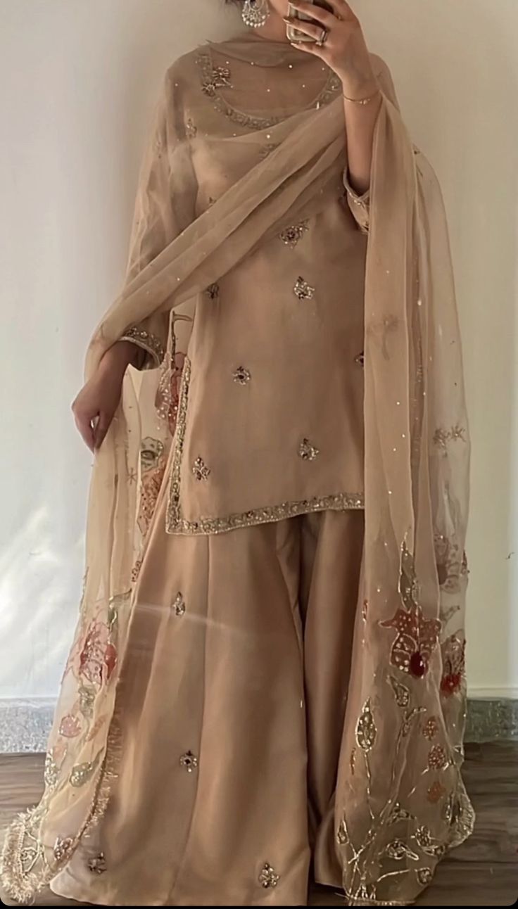 Pakistani Clothing Brands, Pakistani Gharara Designs Party Wear, Long Shirt With Plazo Wedding Dress, Beige Indian Outfit, Pakistani Guest Wedding Outfits, Sanchak Dresses, Dholki Outfit, Eid Outfits Pakistani, Dress For Reception