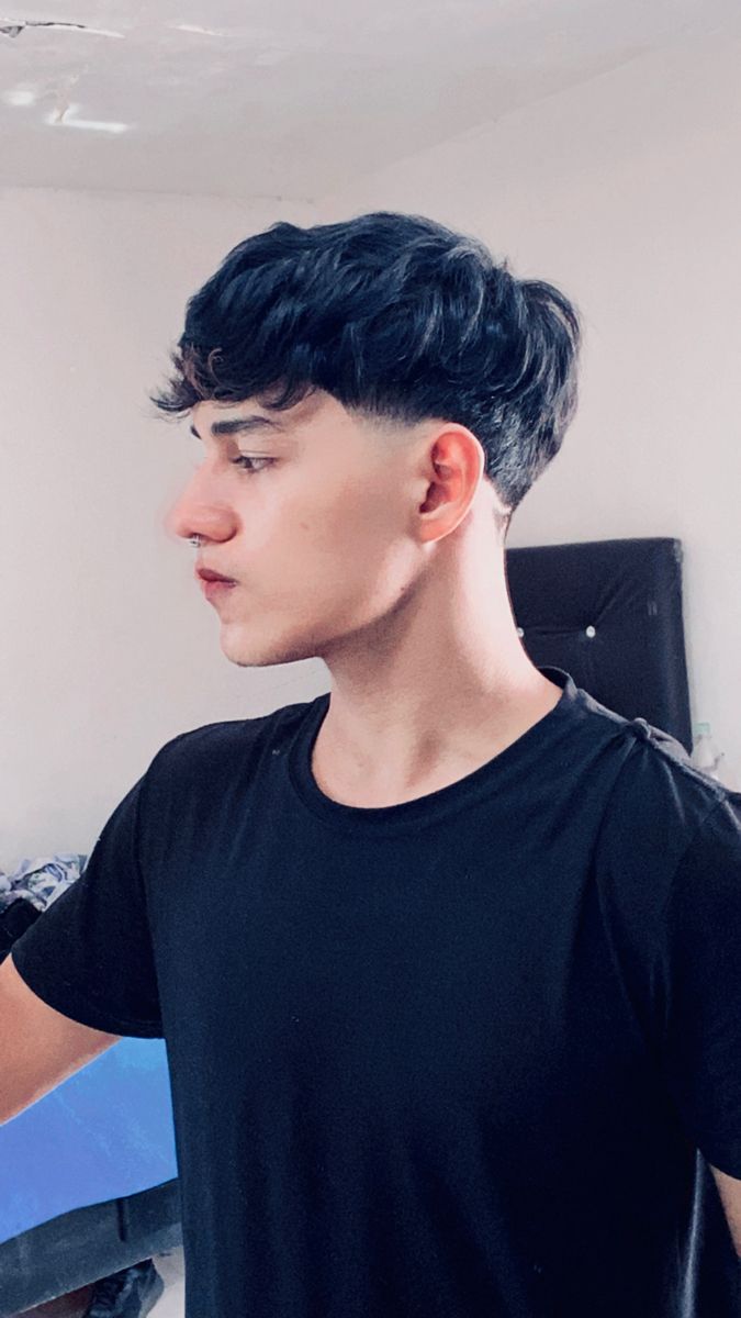 Soft Crop Haircut, Cortes De Cabello Corto Hombre, Mens Long Hair Undercut, Asian Men Short Hairstyle, Undercut Curly Hair, Taper Fade Short Hair, Low Taper Fade Haircut, Men Fade Haircut Short, Mens Haircuts Short Hair