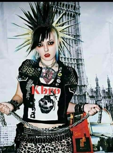 Pin By Szkrtx On Shrekzi Pipol Punk Girl Fashion Punk Rock Girls Punk Outfits