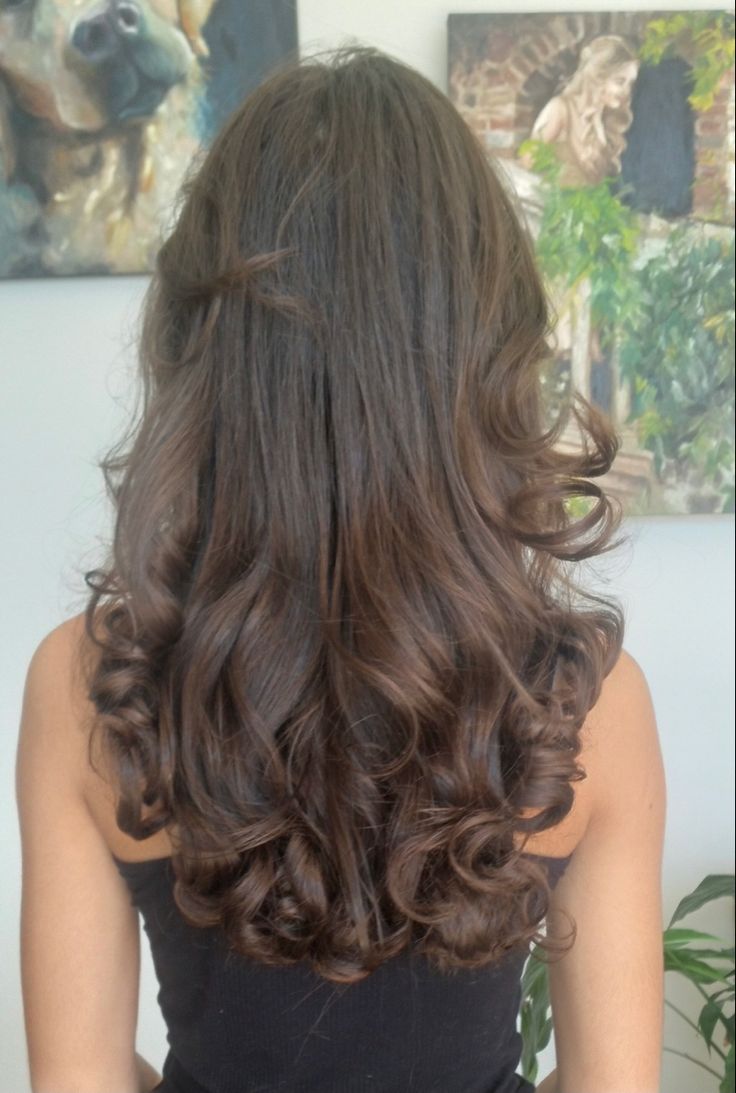 Bottom Curls Hair Medium, Curled Hair At The End, Medium Length Brown Hair Curled, Soft Curls Black Hair, Hair Curled At Ends, Dark Hair Half Up Half Down, Tongs Hairstyle Curls, Dark Brown Curled Hair, Long Brown Hair Curled