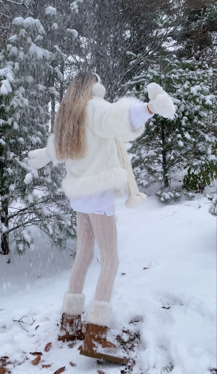 Romanticize Winter, Feminine Winter Outfits, Cute Winter Fits, Abbey Bominable, Winter Aesthetics, Fashion Coquette, Russian Clothing, Winter Princess, Winter Outfits Aesthetic