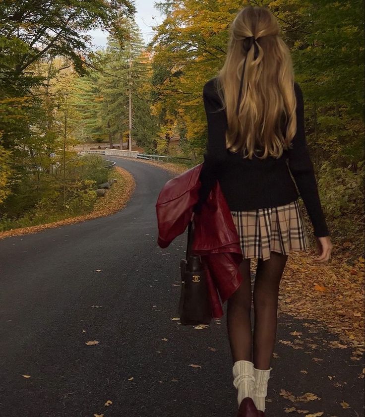 Fall Aesthetic Outfit, Gilmore Girl, Chique Outfits, Autumn Fits, Lily Rose Depp, Fall Fits, American Beauty, Mode Inspo, Autumn Aesthetic