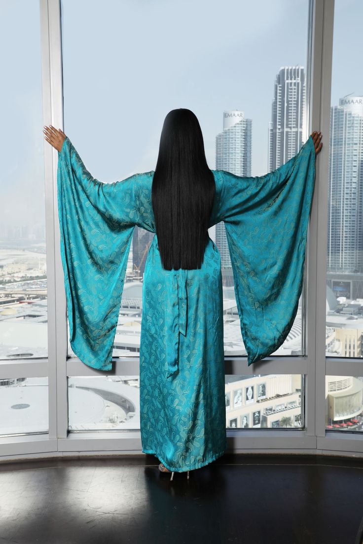 Turquoise blue silk kimono robe with dramatic old hollywood wide sleeves. Wear it as a plus size loungewear dressing gown or resort wear cover up ➡️ Buy now ! Elegant Blue Wrap Kimono, Long Silk Kimono, Bridal Dressing Gown, Lingerie Pajamas, Furisode Kimono, Kimono Set, Silk Robe Long, Paisley Kimono, Green Kimono