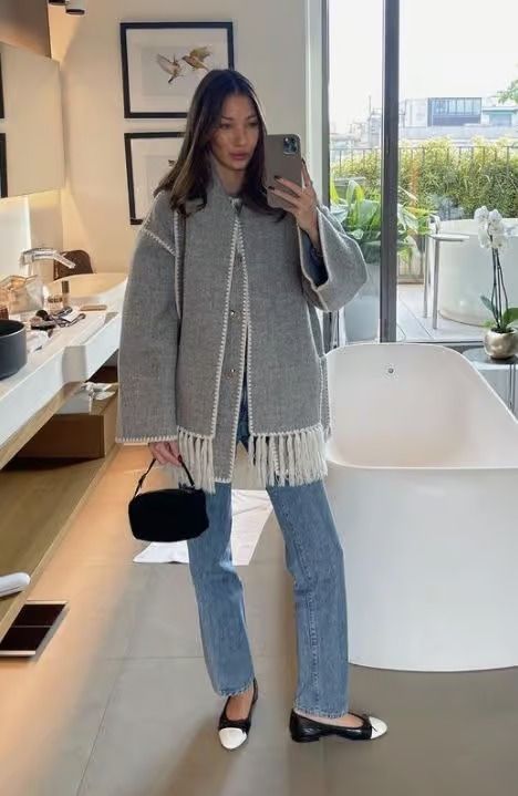 We Found The Toteme Scarf Jacket Dupes For All Budgets - CLOSS FASHION Toteme Scarf Jacket, Toteme Scarf, Australian Winter Fashion, Outfits Los Angeles, Grey Sweater Outfit, Australian Winter, Uni Fits, T Shirt Outfits, Aesthetic Overalls Outfit