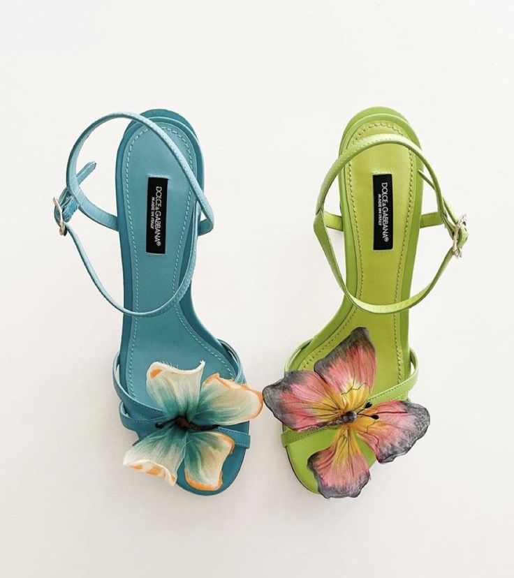 libra moon musings Butterfly Heels, Flower Heels, Fest Outfits, Dr Shoes, Shoes Heels Classy, Flower Shoes, Kleidung Diy, Vintage Heels, Fancy Shoes