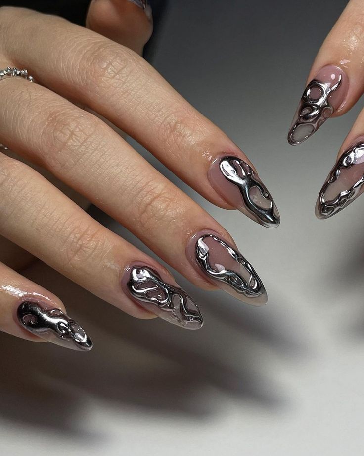 Edgy Nail Art, Nail Art Chrome, 3d Nail Designs, Silver Nail Art, Nagellack Trends, Chrome Nail Art, Chrome Nails Designs, Silver Nail, Edgy Nails