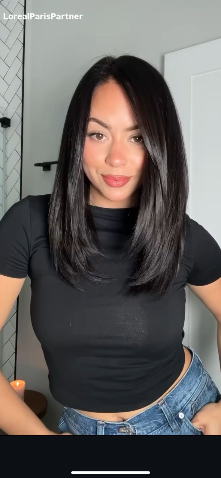 Brunette Side Part Haircut, Medium Black Haircut, Shoulder Length Hair From The Back, Lana Condor Hair, Long Bob Hairstyles Black Hair, Short Mid Length Haircut, Medium Short Black Hair, Jet Black Medium Length Hair, Fine Hair Hairstyles Black Women