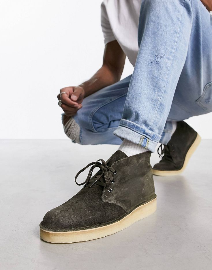 Clarks Originals – Desert Boots aus olivgrünem Wildleder | ASOS Clarks Shoes Mens, Pinterest Predicts, Clarks Desert Boot, Suede Outfit, Men's Clarks, Desert Boot, Next Stop, Desert Boots, Clarks Originals